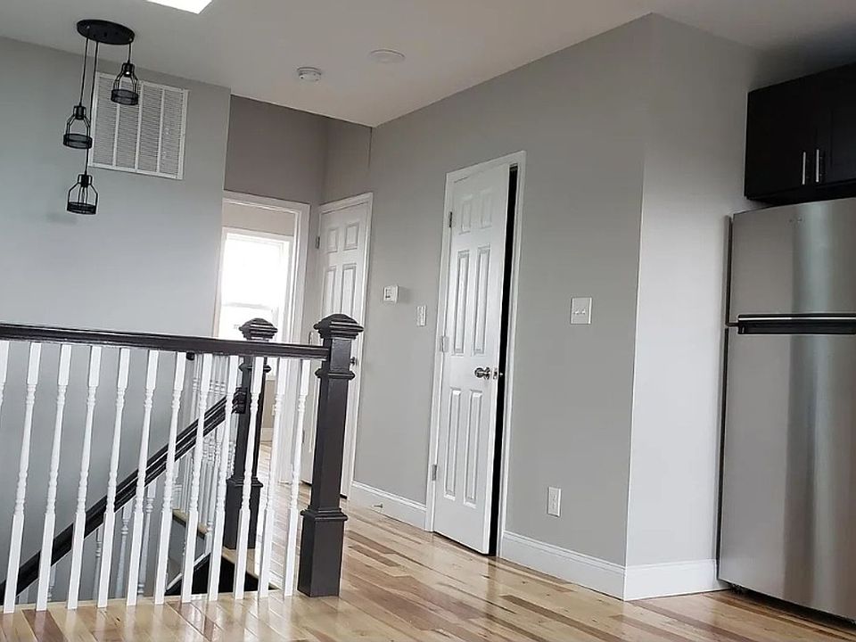 1st image of 2918 Guilford Ave APT 3