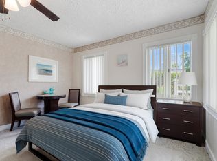 206 9th Ave NE ROOM 3, Saint Petersburg, FL 33701