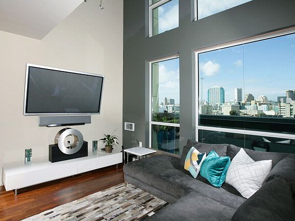 2nd image of 555 4th St Unit 831