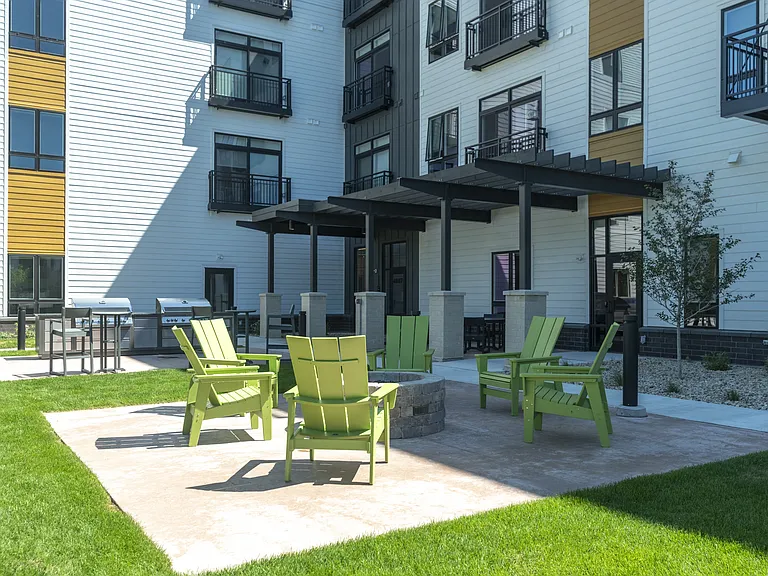 Bloom Monona Apartments — Photo 24
