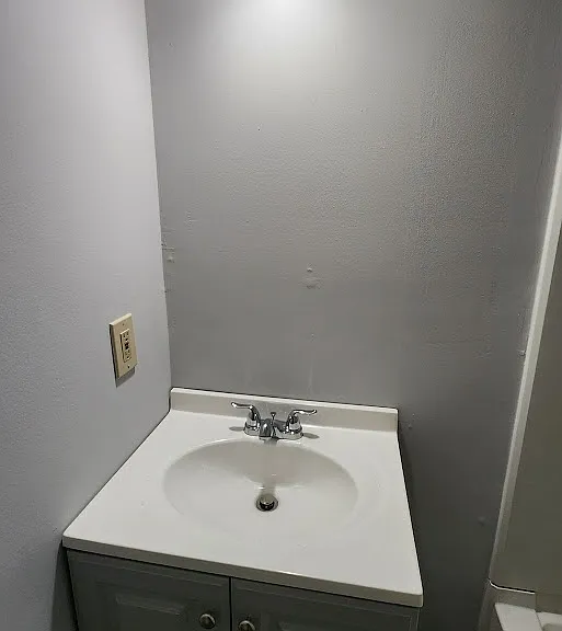 237 Alymer Ct — Photo 9