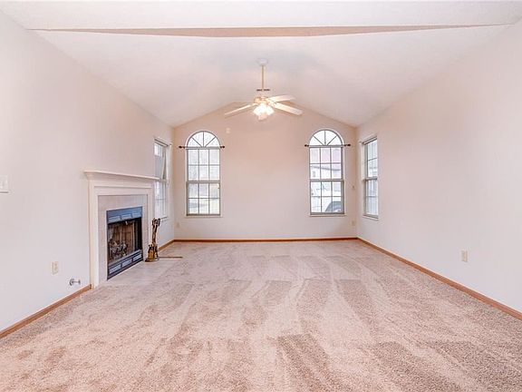 2nd image of 18 Ashford Dr