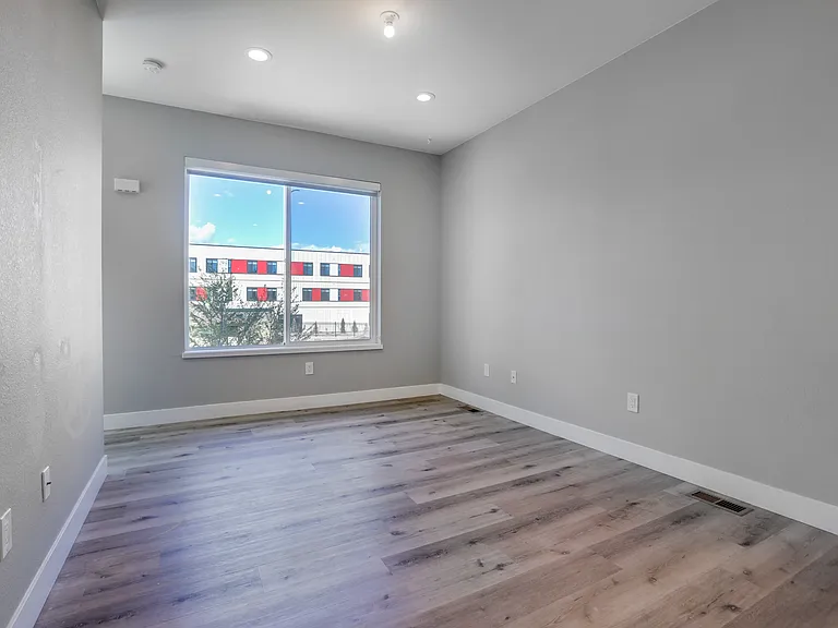 4925 W 10th Ave #113 — Photo 30