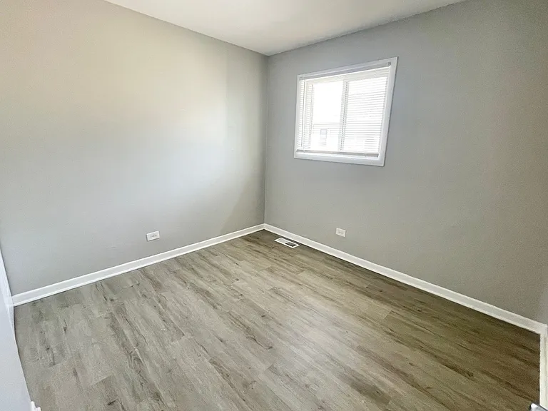 1721 E Roosevelt Rd #4 — Photo 16