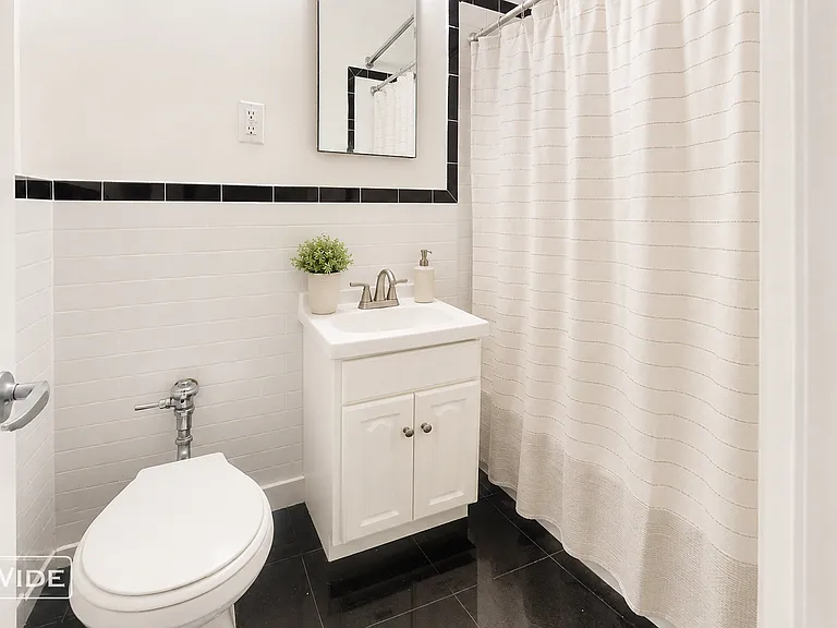 410 State St #23 — Photo 3