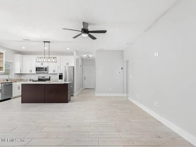 406 E Cochran Ave — Photo 7