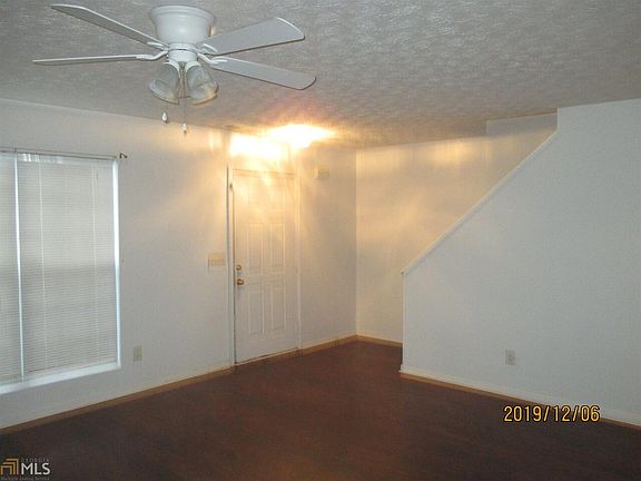 2nd image of 2296 Strathmoor Manor Dr
