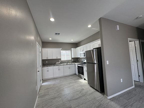 3rd image of 1123 N 14th Ave Unit 2