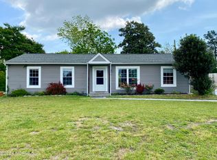 110 Riegel Dr, Hubert, NC 28539