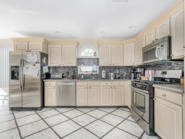 440 Harold Avenue image 10 of 47