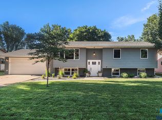 1212 E Cedar St, Brandon, SD 57005