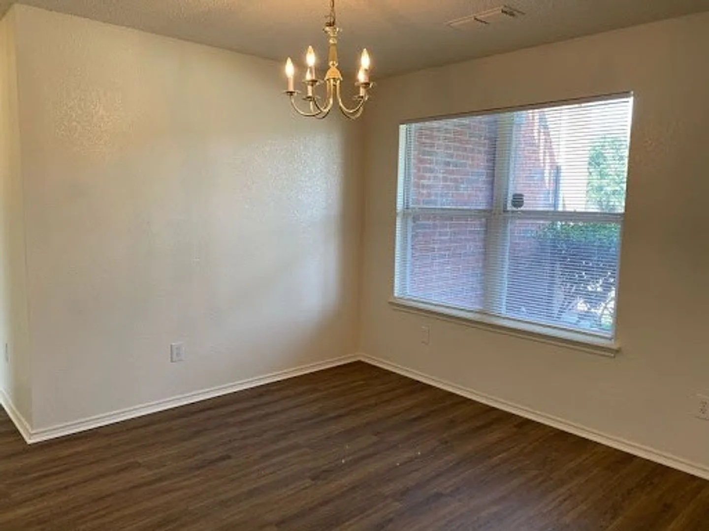 Beautiful 2 Story Home in Sendera Ranch — Photo 4