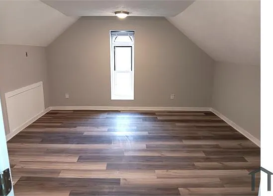 621 E Main St — Photo 7