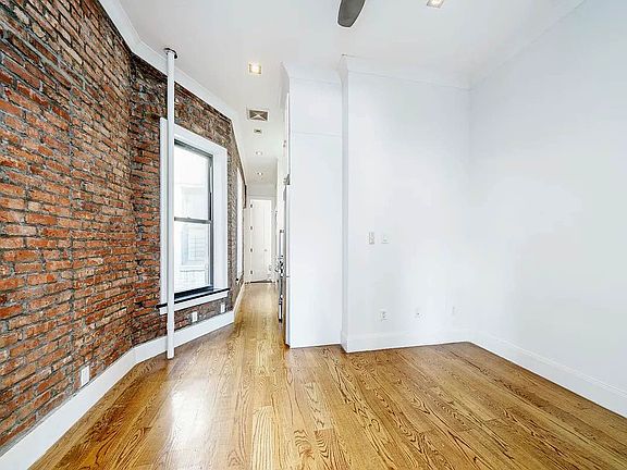 2nd image of 37 King St #1P