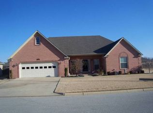 2701 Buckingham Dr, Paragould, AR 72450