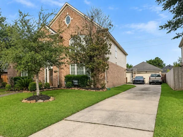 15827 Maple Shores Dr, Houston, TX 77044