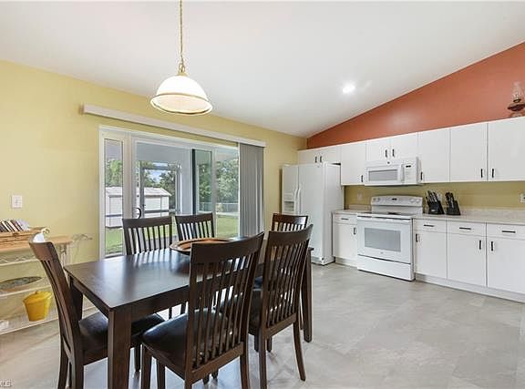 5th image of 765 Arundel Cir