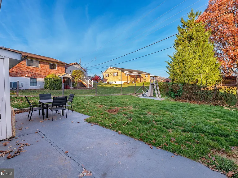 11419 Greenberry Rd — Photo 49
