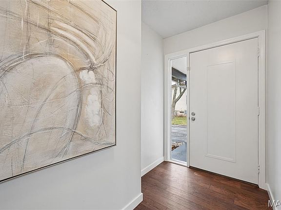 3rd image of 14 Dogwood Ct