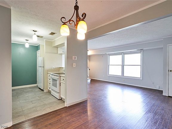 4th image of 310 Canterbury Ln