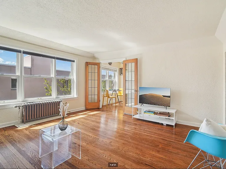 519 W Roy St #309 — Photo 4
