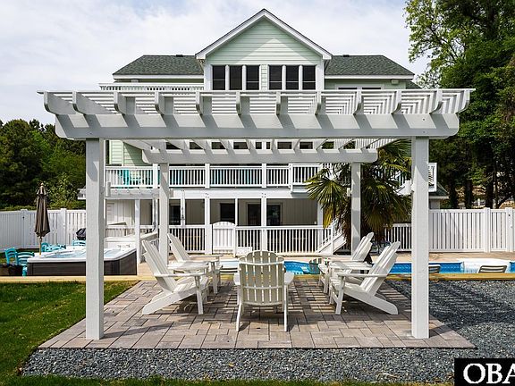 3rd image of 111 Four Seasons Ln #3