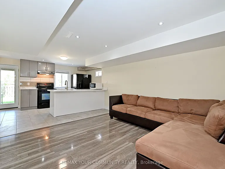 73 Laurendale Ave — Photo 27