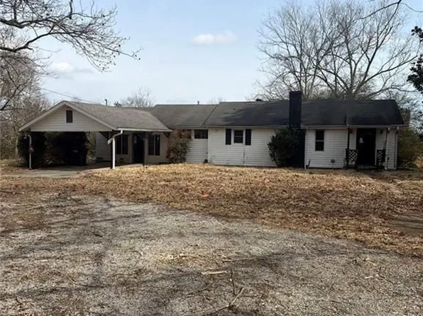 4535 Blue Grass Ln, Lithia Springs, GA 30122