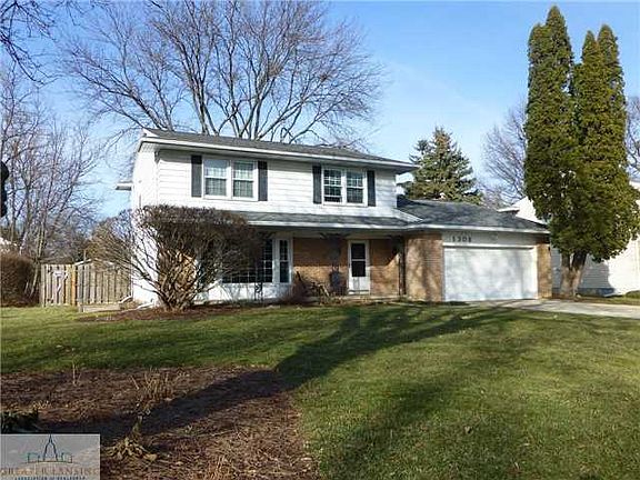 3rd image of 1308 E Woodingham Dr