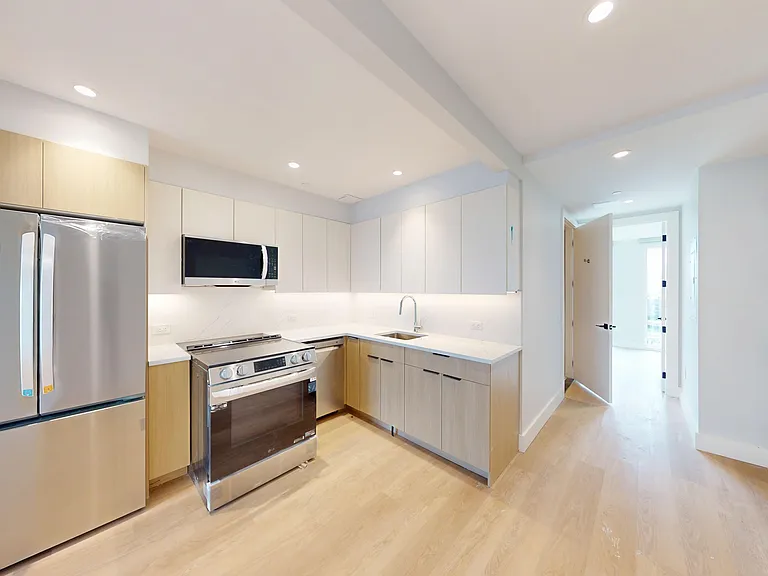 44-15 Broadway #205 — Photo 4