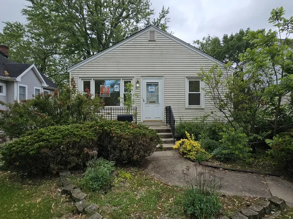 237 Pine St, Villa Park, IL 60181