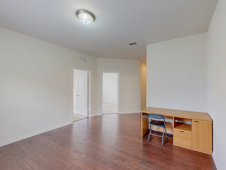 8100 Horseman Rd — Photo 16