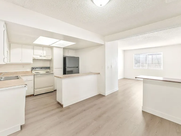 5309 W Cheyenne Ave — Photo 8