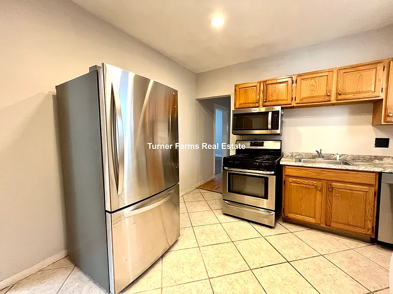 18 Eastman St #A2 — Photo 2