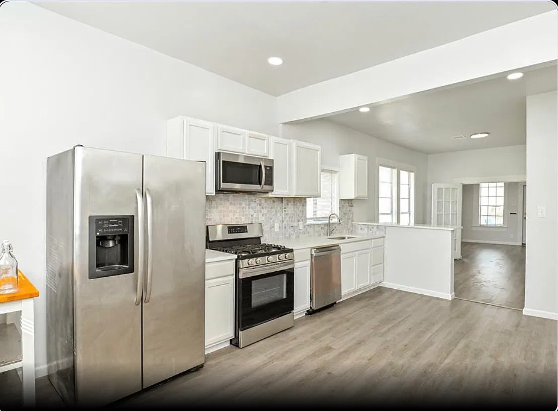 3 bed, 1200 sqft, $1,950 — Photo 3