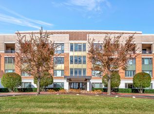 1000 Village Center Dr UNIT 105, Burr Ridge, IL 60527