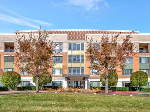 1000 Village Center Dr Unit 105, Burr Ridge, IL 60527
