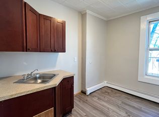 8 Sheffield St APT 2R, Jersey City, NJ 07305