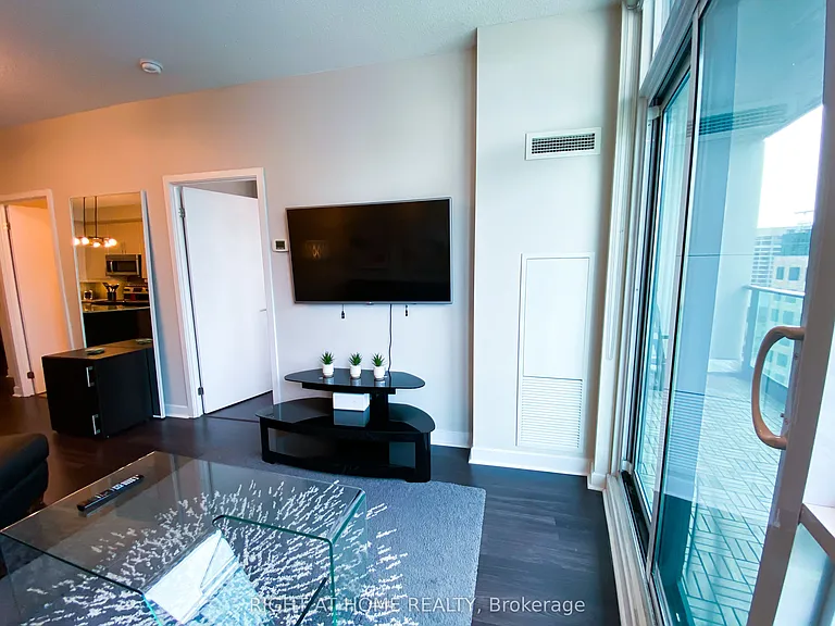 33 Bay St #3213 — Photo 14