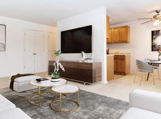 99 Waverly Ave APT 6H, Patchogue, NY 11772