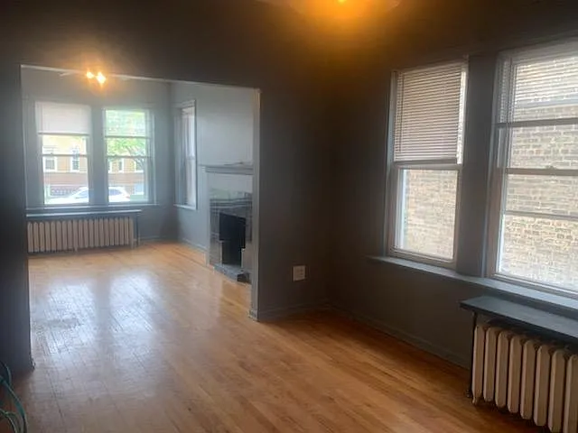 4105 W Barry Ave #1 — Photo 2