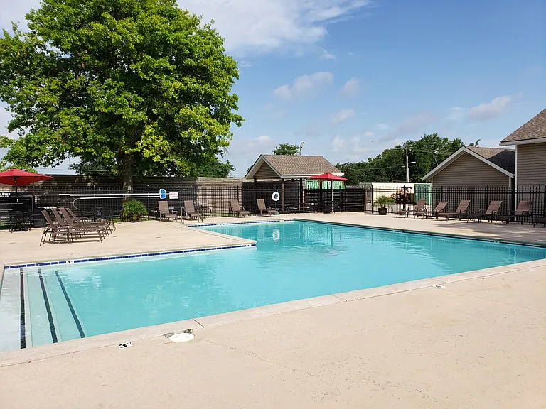 Metroplex Apartments — Photo 23