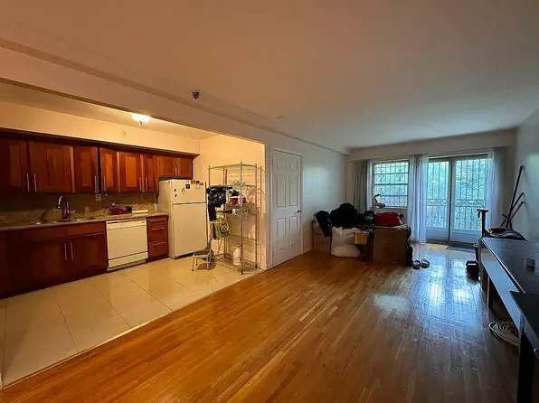 147-38 Grand Central Pkw image 1 of 12