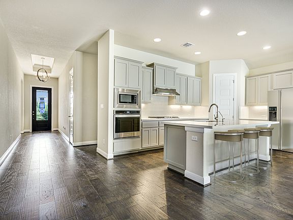 4th image of 595 Mendocino Ln