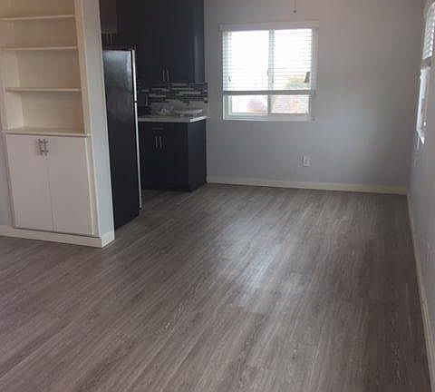 3rd image of 4075 Mississippi St APT 5