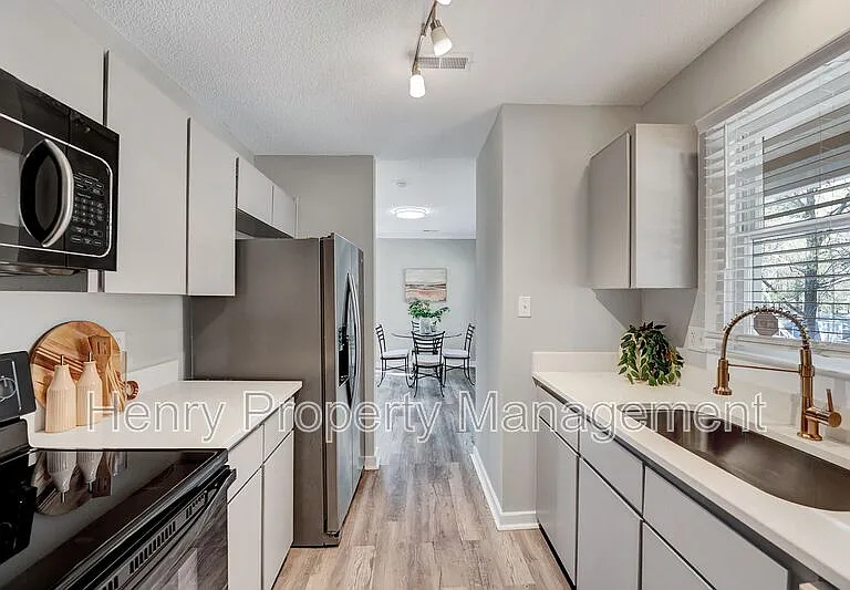 150 Carmichael Ct — Photo 7