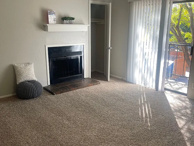 Bentwood Apartments — Photo 34