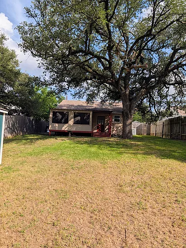 1701 Meridian Ave Photo 1