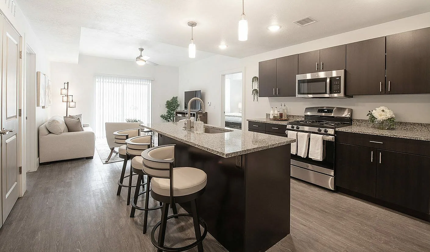 Point of View Apartments — Photo 3