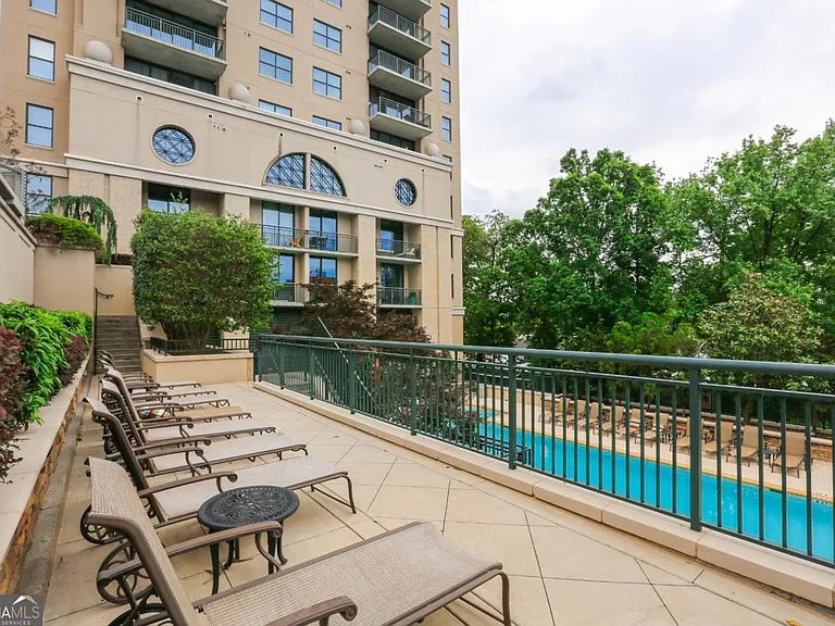 3040 Peachtree Rd NW #613 — Photo 33